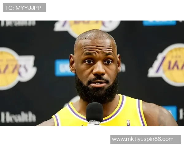 詹姆斯谈比赛僵局时持球策略称之前打法依然有效